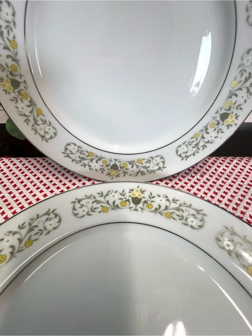 Vintage fine china Japan Florentine plates replacement yellow flower grandma